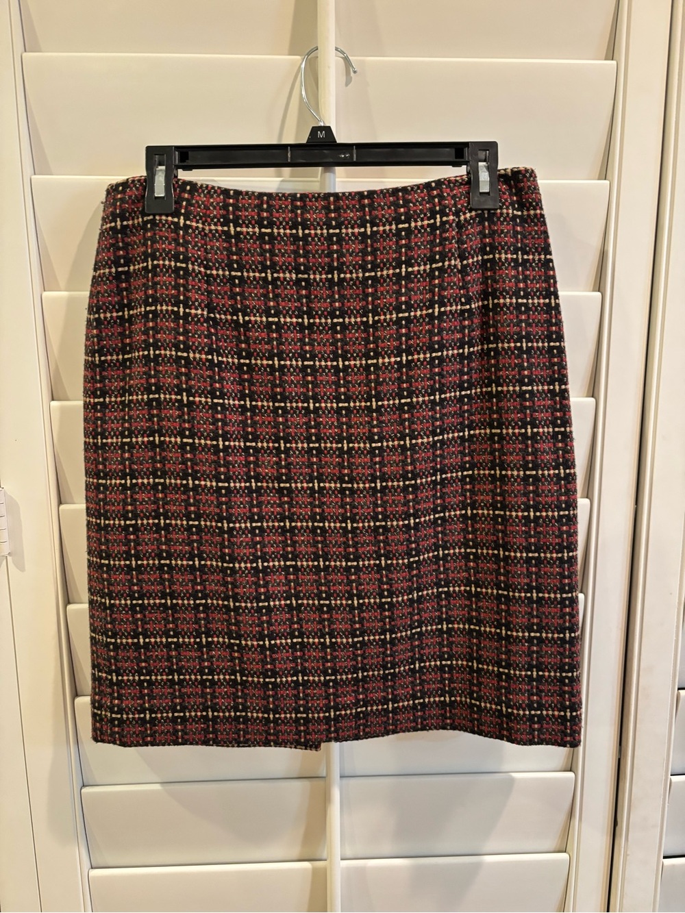LOFT Soft Wool Blend Plaid Pencil Mini Skirt in Black/Cranberry/Beige Pattern